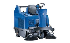 Ride-on sweepers w/ hydraulic dump